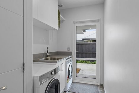 Photo of property in 1 Blade Mews, Prebbleton, 7604