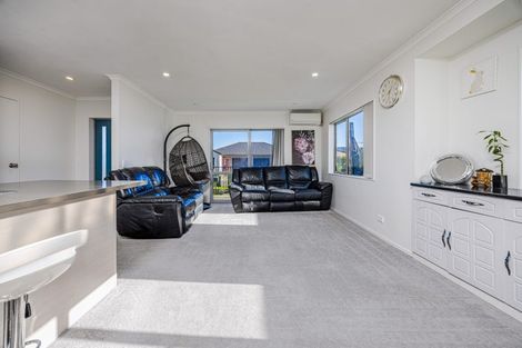 Photo of property in 35 Harore Road, Takanini, 2112