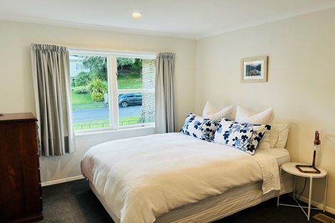 Photo of property in 4 Saint Johns Terrace, Tawa, Wellington, 5028