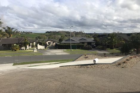 Photo of property in 11 Palm Grove Drive, Western Heights, Hamilton, 3200