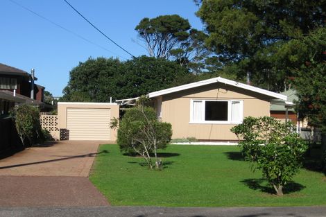 Photo of property in 14 Puriri Avenue, Orewa, 0931