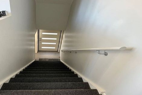 Photo of property in 16a Woodall Place, Totara Vale, Auckland, 0627