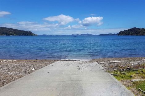 Photo of property in 250 Paroa Bay Road, Russell, 0272