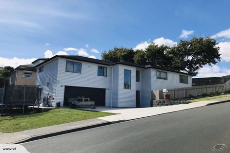 Photo of property in 1 Bangla Place, Massey, Auckland, 0614