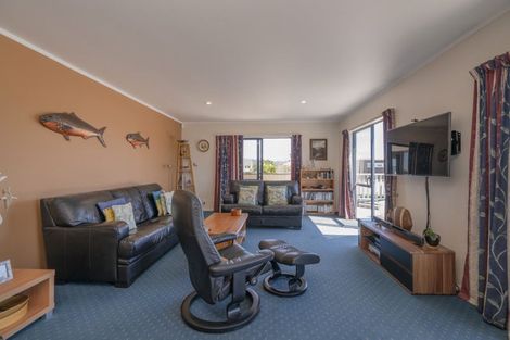 Photo of property in 110 Corokia Place, Matarangi, Whitianga, 3592