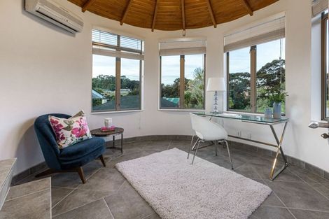 Photo of property in 25 Wicklam Lane, Greenhithe, Auckland, 0632