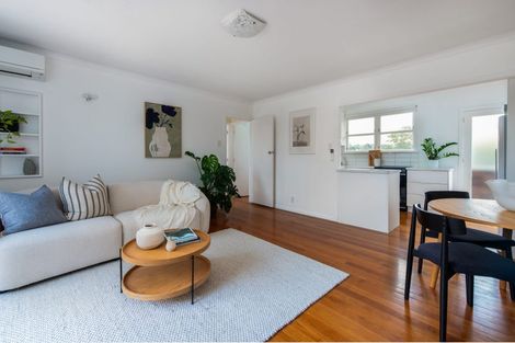 Photo of property in 3/449 Beach Road, Mairangi Bay, Auckland, 0630