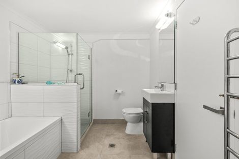 Photo of property in Augusta Apartments, 13/254 Willis Street, Te Aro, Wellington, 6011