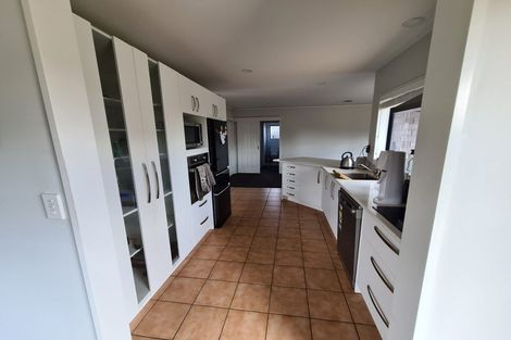 Photo of property in 15 Mangakoea Place, St Andrews, Hamilton, 3200