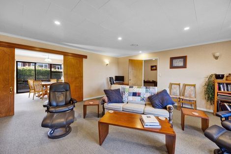 Photo of property in 9 Burnside Avenue, Hawera, 4610