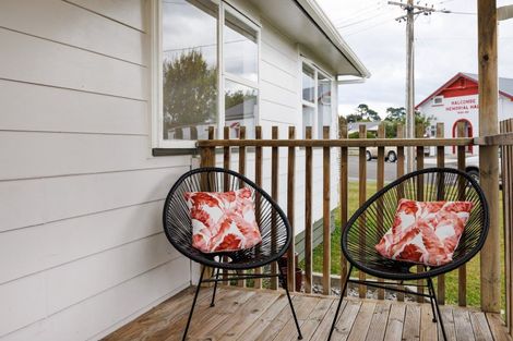 Photo of property in 78 Willoughby Street, Halcombe, Feilding, 4779