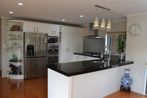 Photo of property in 8 Pohutukawa Place, Karaka, Papakura, 2113