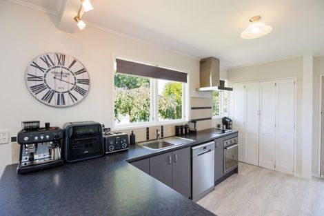Photo of property in 14 Motuoapa Place, Kelvin Grove, Palmerston North, 4414