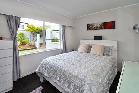Photo of property in 2/5 Ashdown Place, Pahurehure, Papakura, 2113