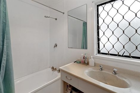 Photo of property in 14 Holmes Drive South, West Harbour, Auckland, 0618