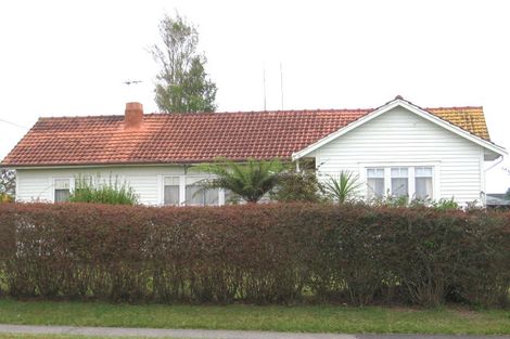 Photo of property in 42 Te Atatu Road, Te Atatu South, Auckland, 0610