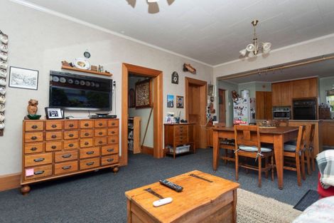 Photo of property in 21 Chamberlain Street, Dannevirke, 4930
