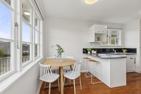 Photo of property in 334 Main Road, Tawa, Wellington, 5028