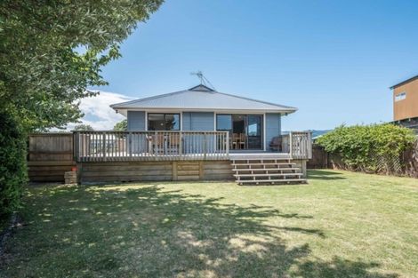Photo of property in 42 Hicks Crescent, Waikanae Beach, Waikanae, 5036