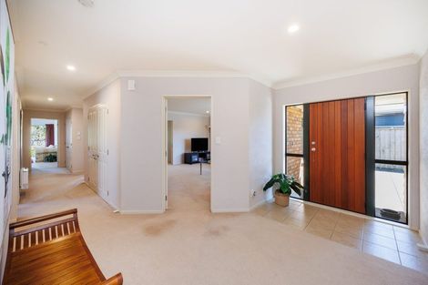 Photo of property in 23 Johnstone Drive, Fitzherbert, Palmerston North, 4410