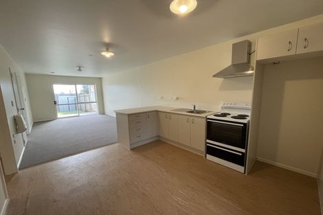 Photo of property in 2/242 Great North Road, Henderson, Auckland, 0612