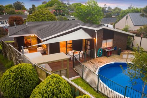 Photo of property in 8 Hamish Place, Sunnyhills, Auckland, 2010