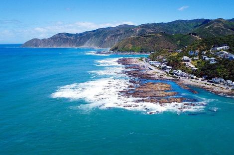 Photo of property in 354 The Esplanade, Island Bay, Wellington, 6023