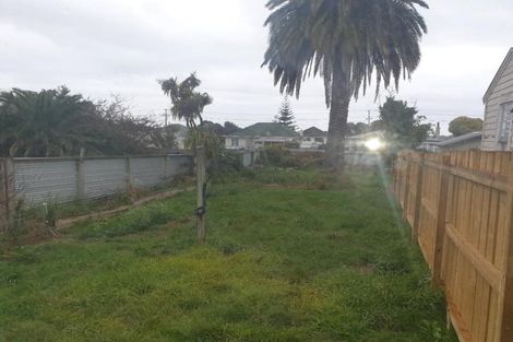 Photo of property in 2 Ruapehu Street, Castlecliff, Whanganui, 4501