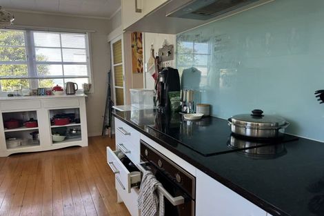 Photo of property in 959a Beach Road, Torbay, Auckland, 0630