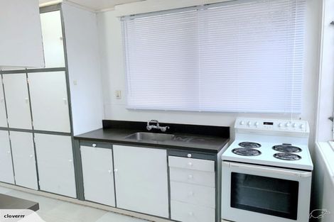 Photo of property in 37 Royal Road, Massey, Auckland, 0614