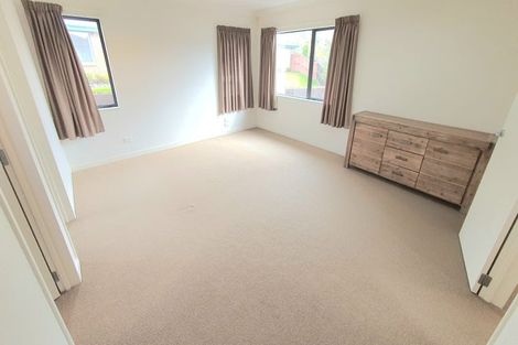 Photo of property in 35 Trotting Terrace, Fairview Heights, Auckland, 0632