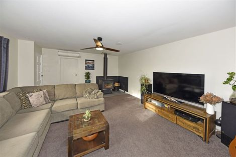 Photo of property in 2/16 Steadman Road, Broomfield, Christchurch, 8042