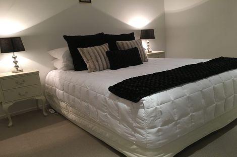 Photo of property in 10/30 London Quay, Picton, 7220