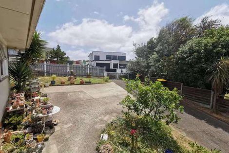 Photo of property in 23 La Trobe Street, Pakuranga Heights, Auckland, 2010