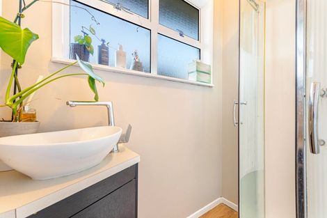 Photo of property in 53b Springs Road, Parakai, 0830