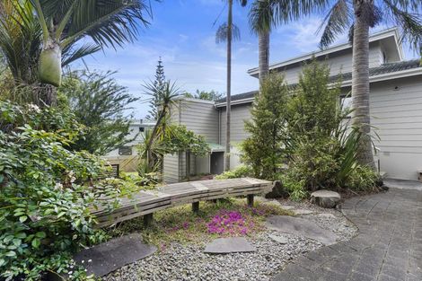 Photo of property in 22 Houston Place, Bayview, Auckland, 0629