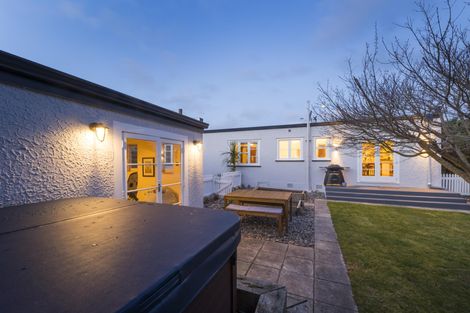 Photo of property in 72 Heretaunga Street, Palmerston North, 4414