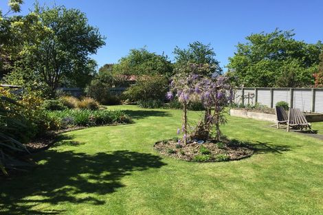 Photo of property in 35 Dublin Street, Martinborough, 5711