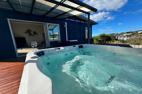 Photo of property in 15 Wharuka Glade, Mangawhai, 0505