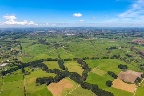 Photo of property in 338 Burtt Road, Runciman, Drury, 2578