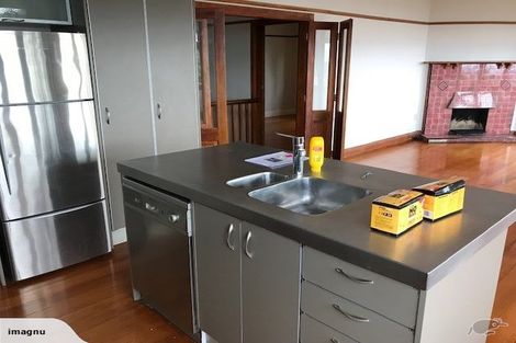 Photo of property in 11 Highbury Crescent, Highbury, Wellington, 6012