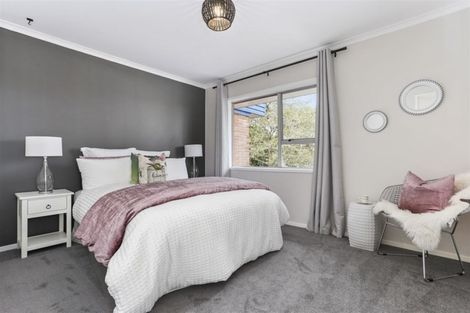 Photo of property in 2/6 Gladys Avenue, Glenfield, Auckland, 0629