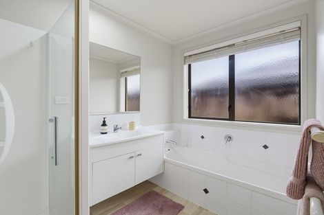 Photo of property in 32 Kinder Place, Ngongotaha, Rotorua, 3010
