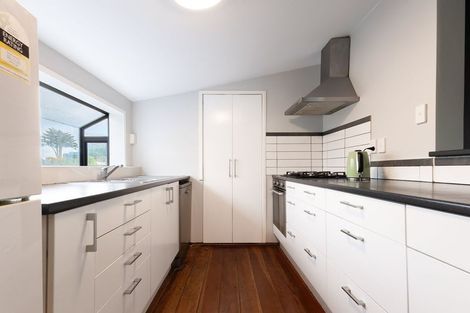 Photo of property in 36 Renown Road, Raumati South, Paraparaumu, 5032