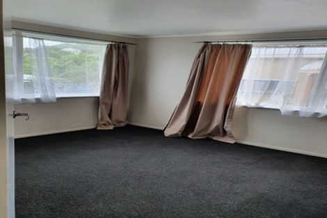 Photo of property in 8 Takapuwahia Drive, Takapuwahia, Porirua, 5022