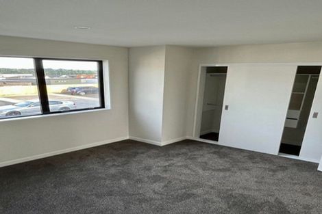 Photo of property in 3/86 Fred Taylor Drive, Westgate, Auckland, 0814