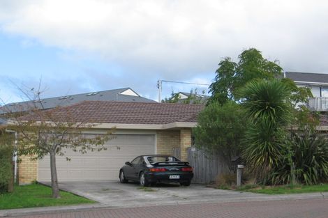 Photo of property in 12 Plumstead Rise, Glen Eden, Auckland, 0602