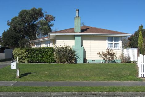 Photo of property in 7 Fisher Place, Carterton, 5713