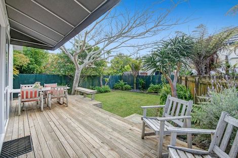 Photo of property in 16 Ross Crescent, Orewa, 0931