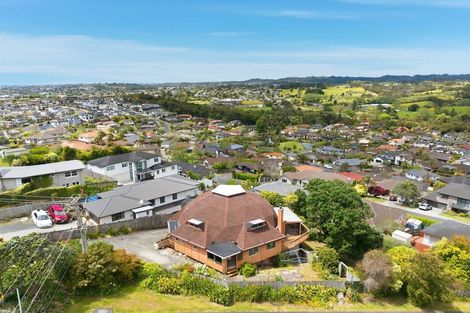Photo of property in 272 Sturges Road, Henderson, Auckland, 0612